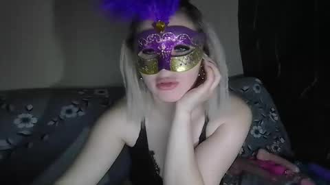 Snapshot of bella_tessy chatting on May 2026 08:18:02 PM Tessy online show from May 2026 08:18:02 PM