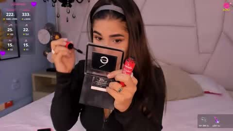 Bella Becca  online show from November 2025 07:01:02 PM