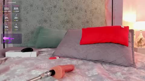 Bella Becca  online show from December 2025 05:09:01 PM