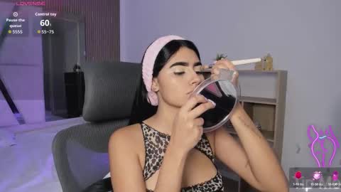 Snapshot of bellaastorm chatting on September 2025 12:54:01 PM bellaastorm online show from September 2025 12:54:01 PM