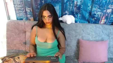 Snapshot of bellabaaker chatting on April 2026 01:17:01 PM Bella Baker online show from April 2026 01:17:01 PM
