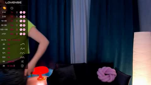 hello guys im Bella online show from December 2025 09:18:01 AM