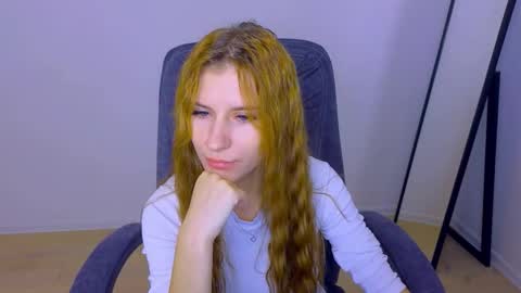 BellaFoxi online show from October 2025 11:42:01 AM