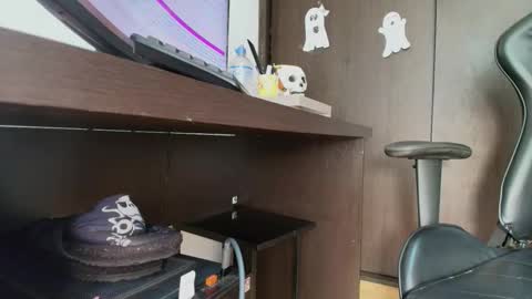 Camille  online show from October 2025 08:30:01 PM