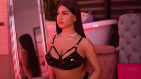 Bella online show from November 2025 06:32:01 PM