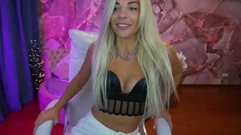 Snapshot of bellarayyy chatting on September 2025 08:24:02 PM Bella online show from September 2025 08:24:02 PM