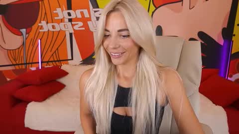 Snapshot of bellarayyy chatting on October 2025 01:32:01 PM Bella online show from October 2025 01:32:01 PM