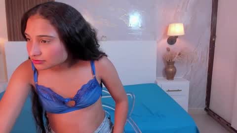 Bella online show from September 2025 12:17:02 PM