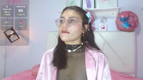 Snapshot of bellastonee1 chatting on January 2025 03:04:01 PM bellastonee1 online show from January 2025 03:04:01 PM