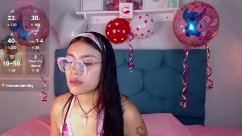 Snapshot of bellastonee1 chatting on January 2025 06:35:01 PM bellastonee1 online show from January 2025 06:35:01 PM