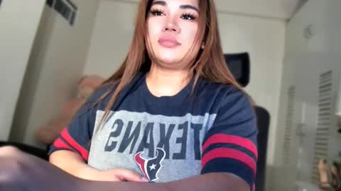 BELLA JONES online show from February 2026 08:51:01 AM