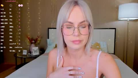 Bella online show from March 2026 01:13:01 AM