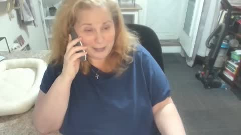 Bellavoca online show from November 2025 10:42:02 PM