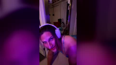 Snapshot of belle268301 chatting on June 2026 06:59:01 AM belle268301 online show from June 2026 06:59:01 AM