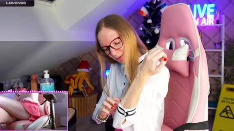 Snapshot of belle_alice chatting on December 2024 07:36:01 AM Alice online show from December 2024 07:36:01 AM