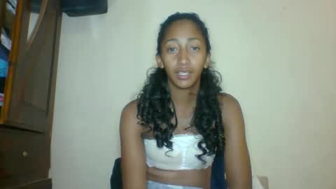 Snapshot of belle_annah chatting on May 2026 01:40:02 PM belle_annah online show from May 2026 01:40:02 PM