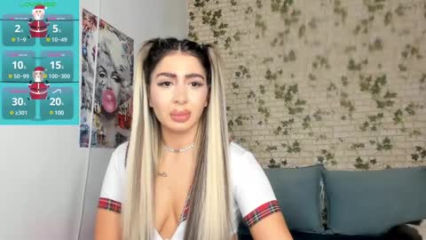 Snapshot of belle_hallle chatting on December 2024 05:42:01 PM LucyJelly online show from December 2024 05:42:01 PM