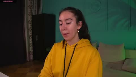 Bella online show from April 2026 03:37:01 PM