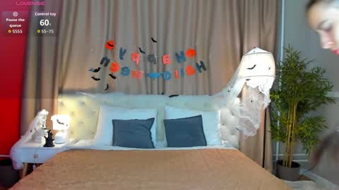 Belle online show from October 2025 08:40:01 AM