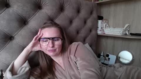 Amelia online show from September 2025 12:10:02 PM