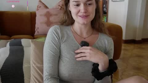 Snapshot of bellebabyboo chatting on June 2026 01:45:01 AM BELLE online show from June 2026 01:45:01 AM