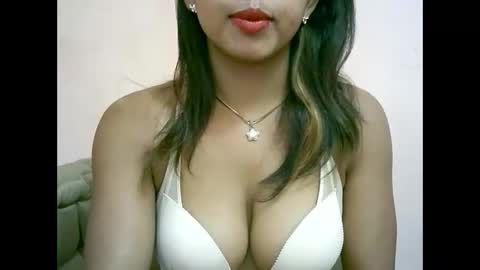 Snapshot of bellibellah chatting on June 2026 11:45:02 AM BelliBellah online show from June 2026 11:45:02 AM