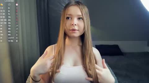 Bella online show from October 2025 06:17:01 PM