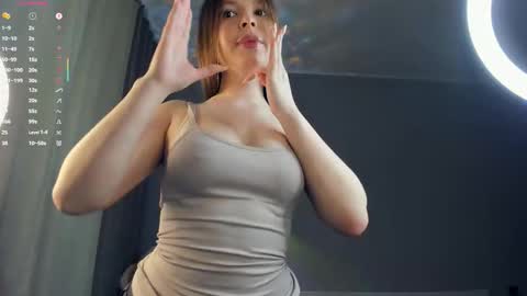 Bella online show from November 2025 06:09:02 PM