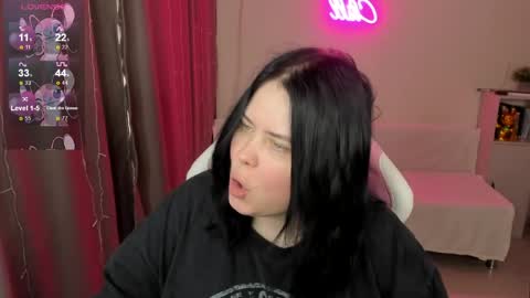 LinaBoo online show from April 2026 06:08:01 AM