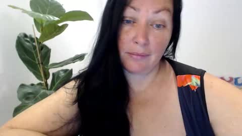 Snapshot of beluckynow chatting on October 2025 10:49:01 AM beluckynow online show from October 2025 10:49:01 AM