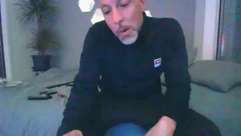 Snapshot of benbare13 chatting on February 2025 08:42:01 PM benbare13 online show from February 2025 08:42:01 PM