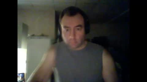Snapshot of bengi1984 chatting on December 2024 02:20:02 AM Robert  1984 online show from December 2024 02:20:02 AM