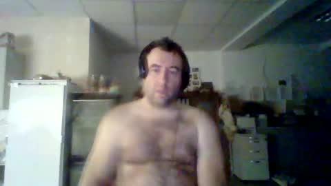 Snapshot of bengi1984 chatting on February 2025 01:29:01 AM Robert  1984 online show from February 2025 01:29:01 AM