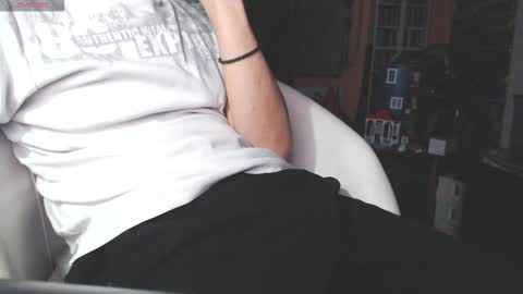 benijamin online show from December 2025 11:34:02 PM