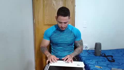 Snapshot of benjamin_isaac chatting on January 2025 07:07:02 PM benjamin_isaac online show from January 2025 07:07:02 PM