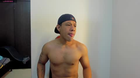 Snapshot of benjamin_lichx chatting on June 2026 05:11:01 AM Benjamin online show from June 2026 05:11:01 AM