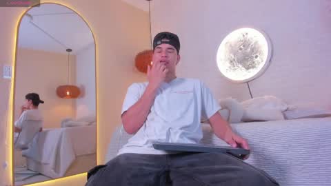 BENJAMIN online show from June 2026 02:45:02 AM