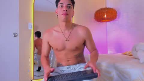 BENJAMIN online show from June 2026 05:01:01 AM
