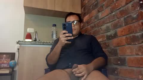 Snapshot of benny_94_project1000 chatting on October 2025 07:01:02 PM Benn online show from October 2025 07:01:02 PM