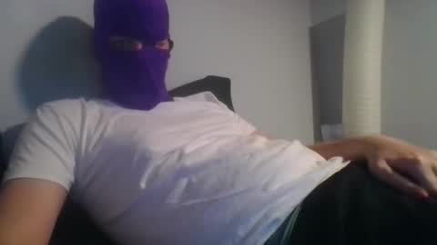 bennybueno online show from April 2026 03:37:01 AM