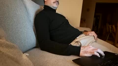 benoitgmx12 online show from November 2025 08:27:02 PM