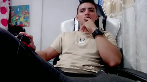 Snapshot of bergon30 chatting on January 2025 12:05:02 PM Bergon77 online show from January 2025 12:05:02 PM