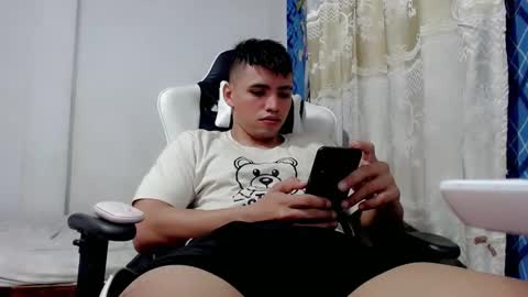 Snapshot of bergon30 chatting on March 2025 11:54:01 PM Bergon77 online show from March 2025 11:54:01 PM