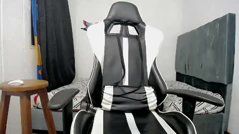 Bergon77 online show from April 2026 05:57:01 AM