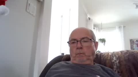 Snapshot of bernard1102 chatting on December 2024 02:30:01 PM bernard1102 online show from December 2024 02:30:01 PM