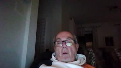 Snapshot of bernard1102 chatting on December 2024 03:47:02 AM bernard1102 online show from December 2024 03:47:02 AM