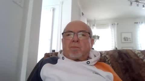 Snapshot of bernard1102 chatting on January 2025 02:17:02 PM bernard1102 online show from January 2025 02:17:02 PM