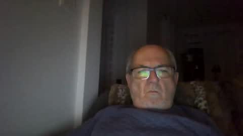 Snapshot of bernard1102 chatting on October 2025 01:05:01 AM bernard1102 online show from October 2025 01:05:01 AM