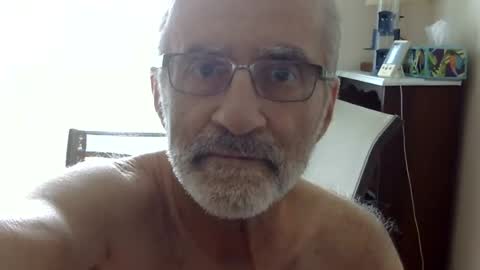 Snapshot of bernardnoble chatting on June 2026 04:44:01 PM Bernie Noble online show from June 2026 04:44:01 PM