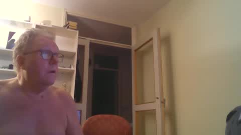 Snapshot of berra3232 chatting on January 2025 03:29:02 PM berra online show from January 2025 03:29:02 PM